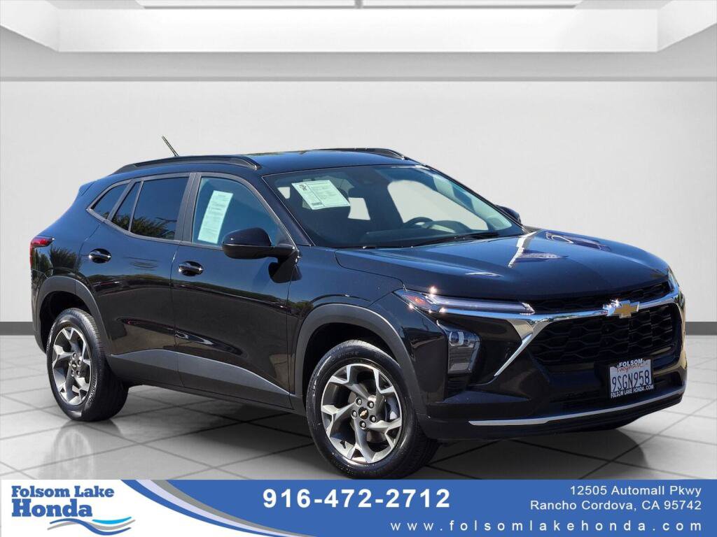 Used 2025 Chevrolet Trax LT