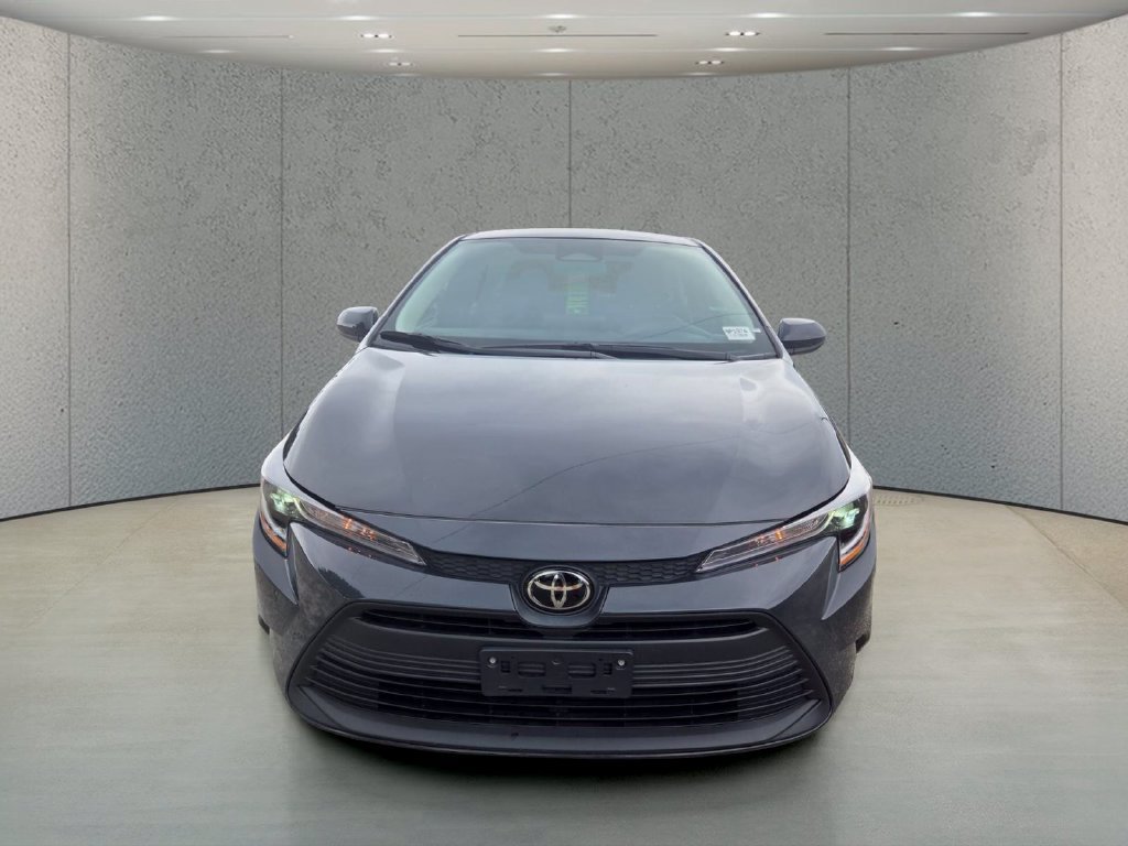 Used 2025 Toyota Corolla LE FWD image 8