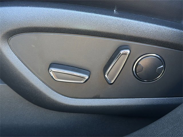 Used 2022 Lincoln Nautilus Reserve w/ Equipment Group 201A image 25