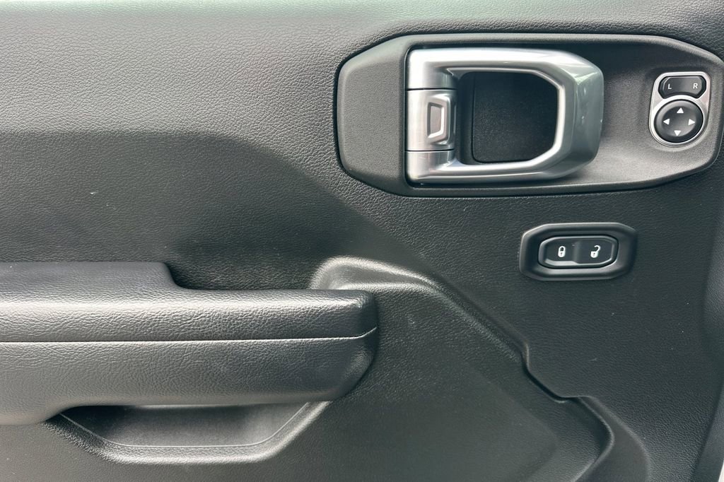 Used 2022 Jeep Wrangler Willys image 11
