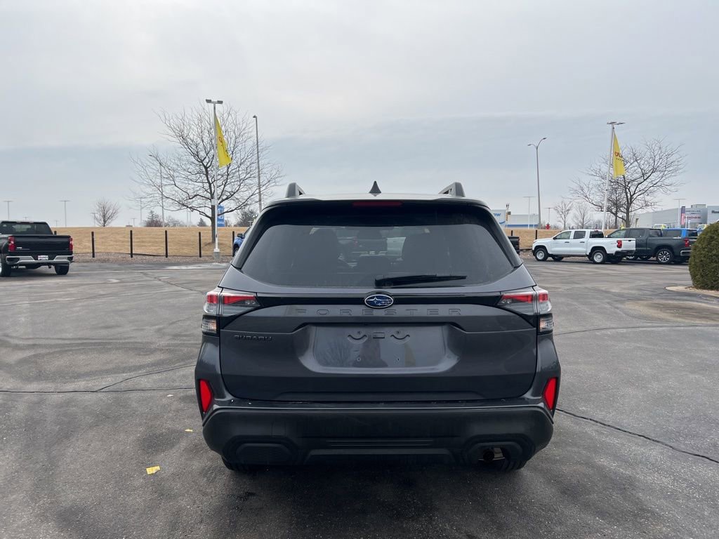 Used 2025 Subaru Forester Premium image 4