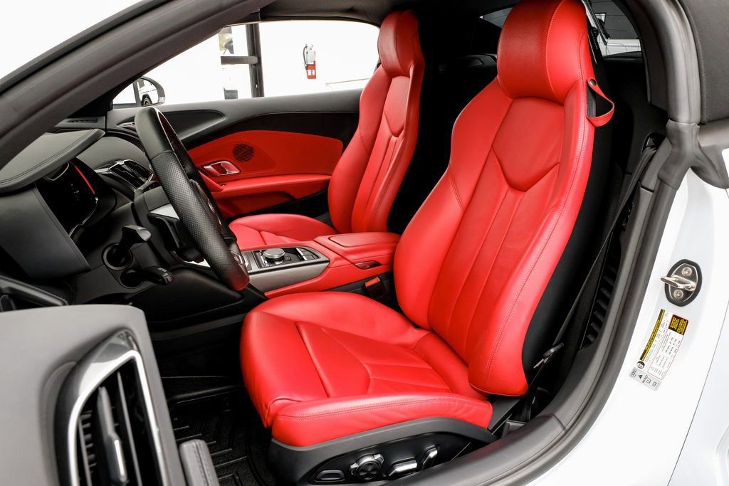 Used 2020 Audi R8 V10 w/ 20" Wheel Package image 31