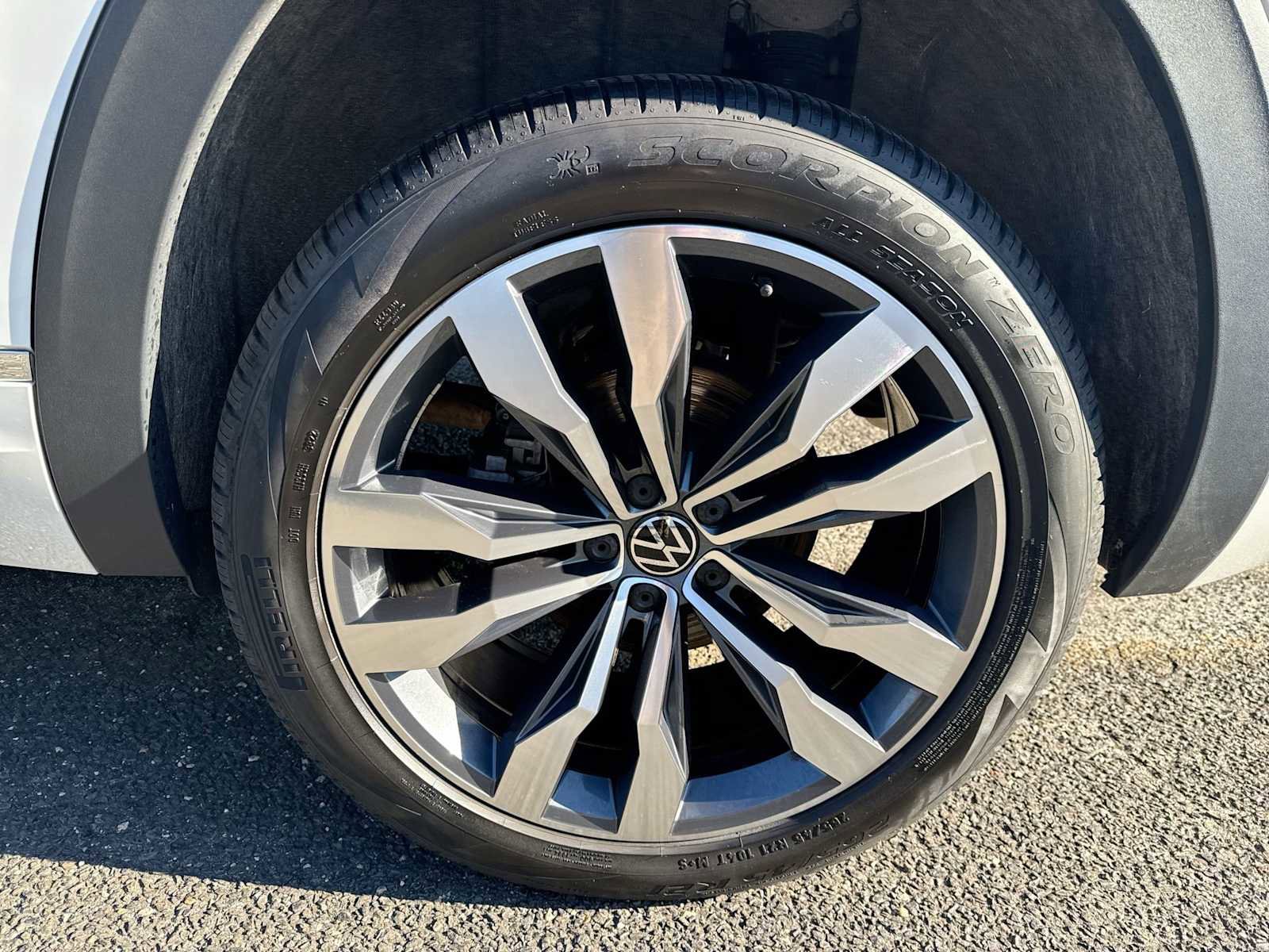 Used 2023 Volkswagen Atlas Cross Sport SEL Premium R-Line image 19