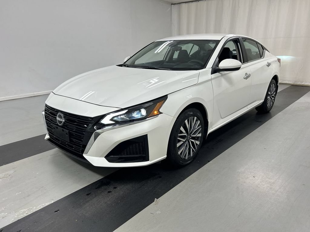 Used 2023 Nissan Altima 2.5 SV AWD/4WD image 5