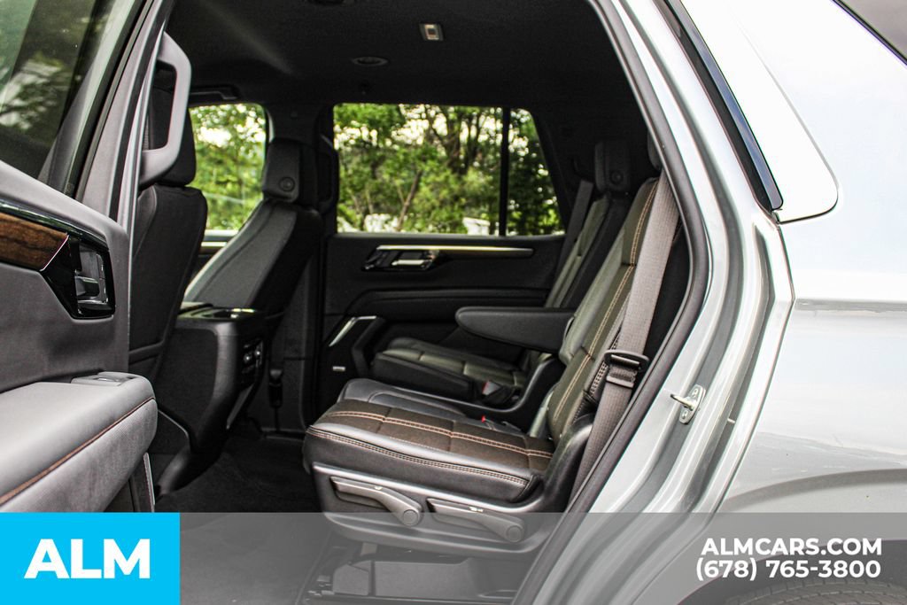 Used 2025 Chevrolet Tahoe High Country AWD/4WD image 17