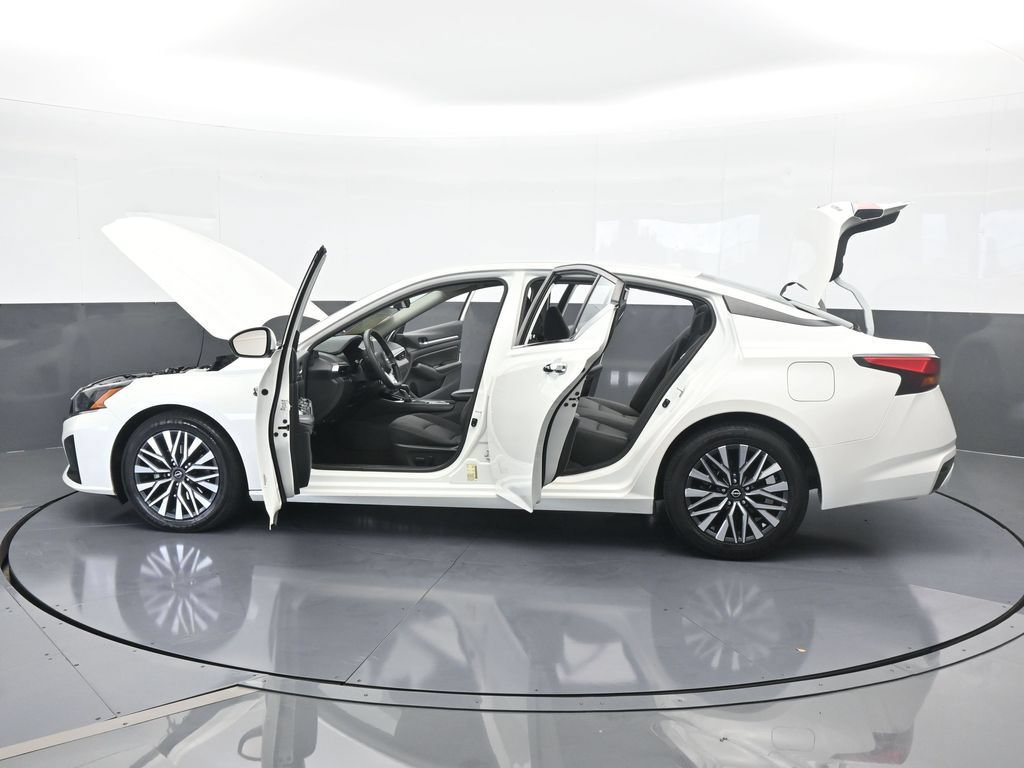 Used 2023 Nissan Altima 2.5 SV FWD image 75