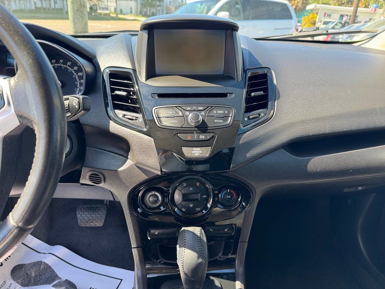 Used 2014 Ford Fiesta SE w/ Equipment Group 201B image 14