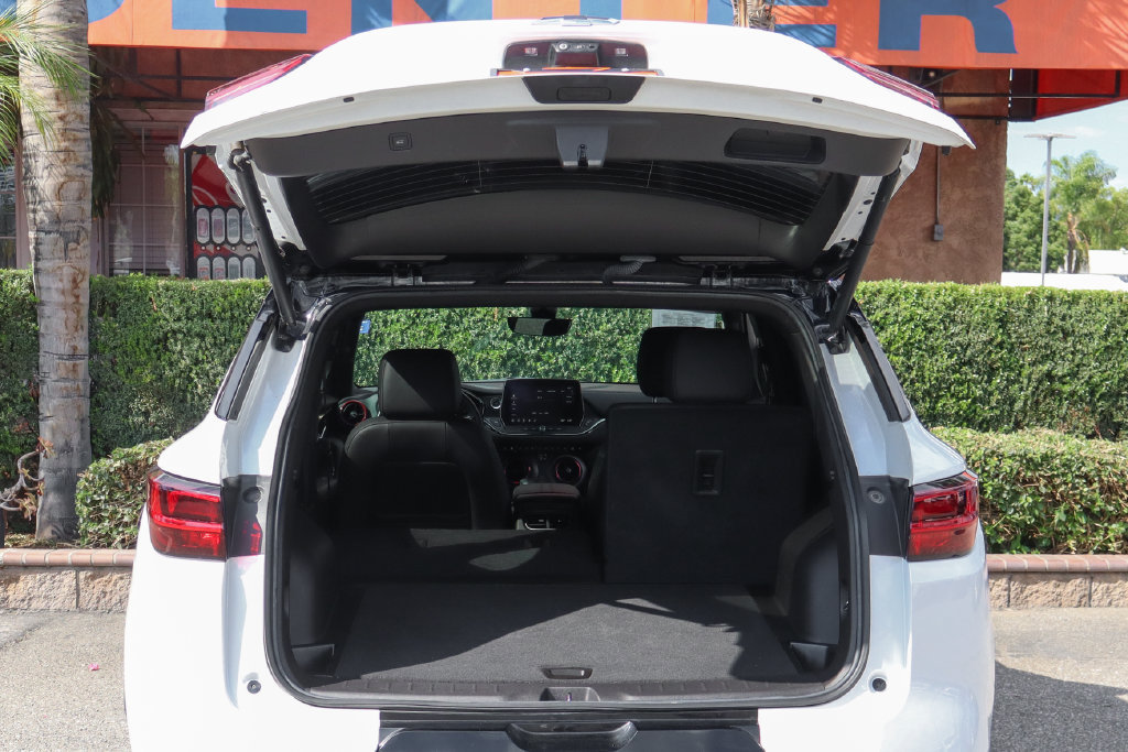 Used 2024 Chevrolet Blazer RS w/ Driver Confidence II Package FWD image 8