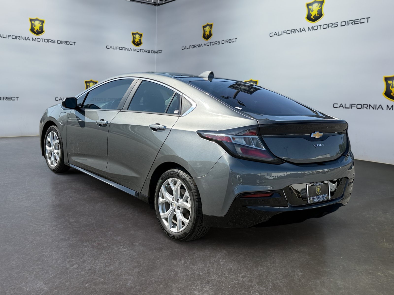 Used 2017 Chevrolet Volt Premier w/ Driver Confidence II Package FWD image 3