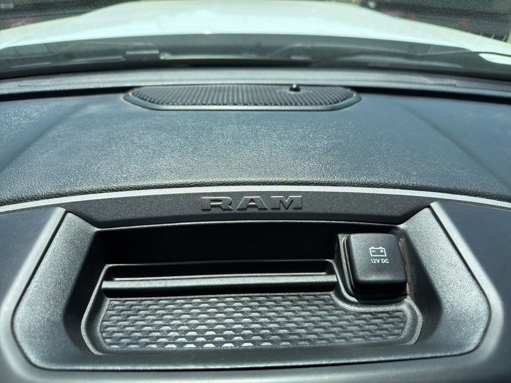 Used 2024 RAM 3500 Tradesman w/ Chrome Appearance Group AWD/4WD image 33