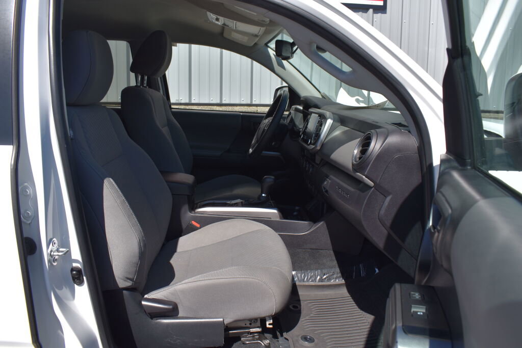 Certified 2023 Toyota Tacoma SR5 w/ Black Out Package (TMS) AWD/4WD image 21