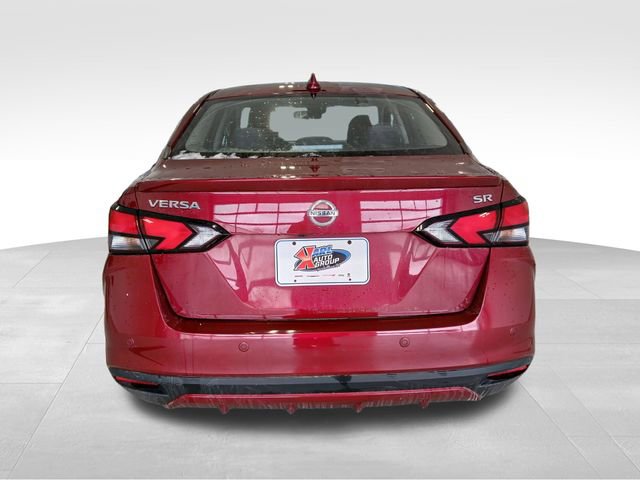 Used 2022 Nissan Versa SR image 4