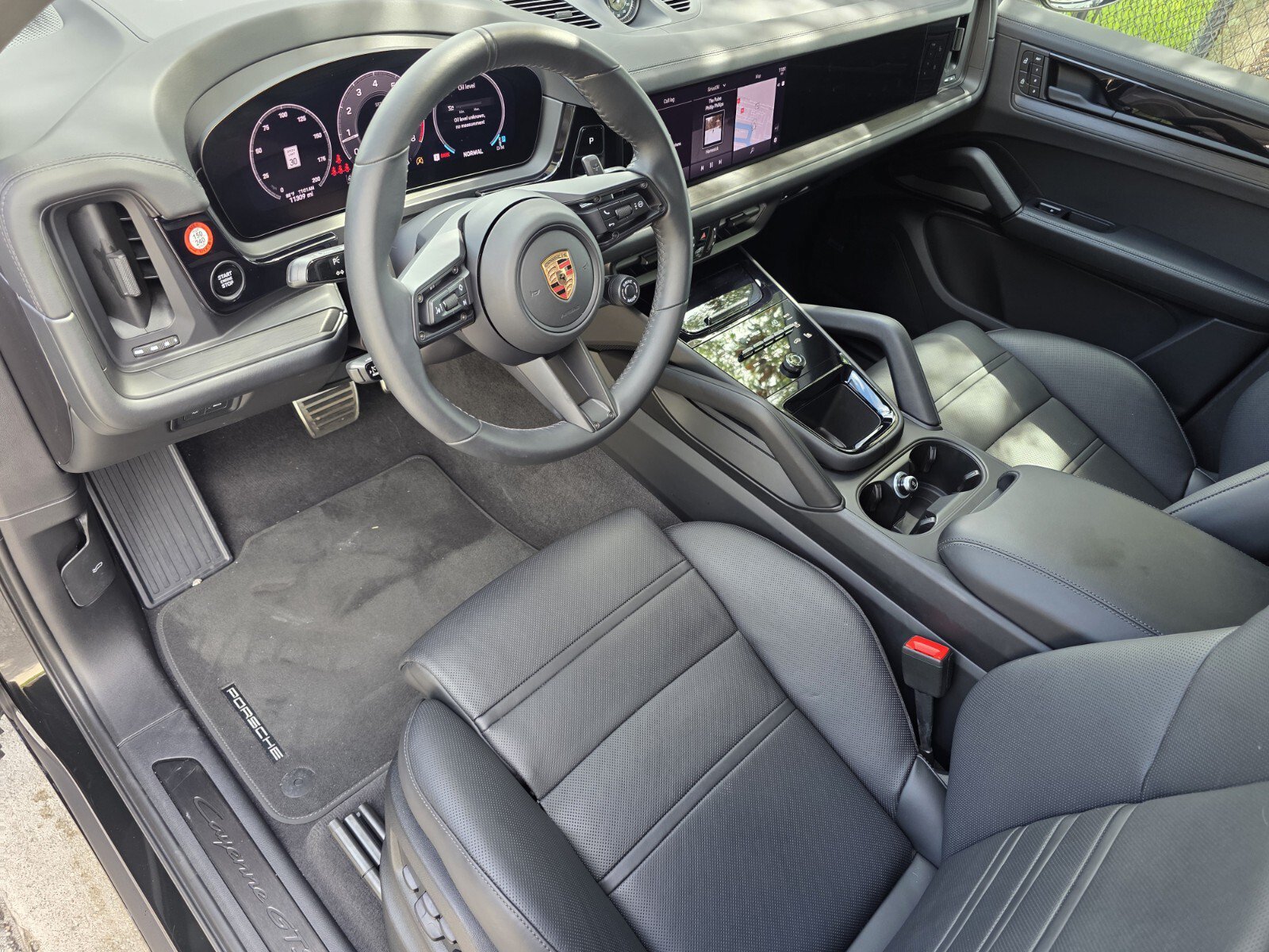 Used 2025 Porsche Cayenne GTS AWD/4WD image 11