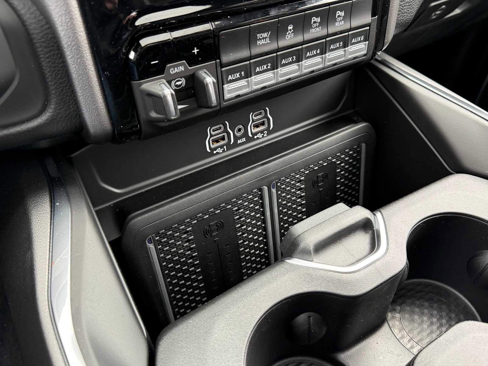 New 2026 RAM 2500 Laramie w/ Sport Appearance Package image 19