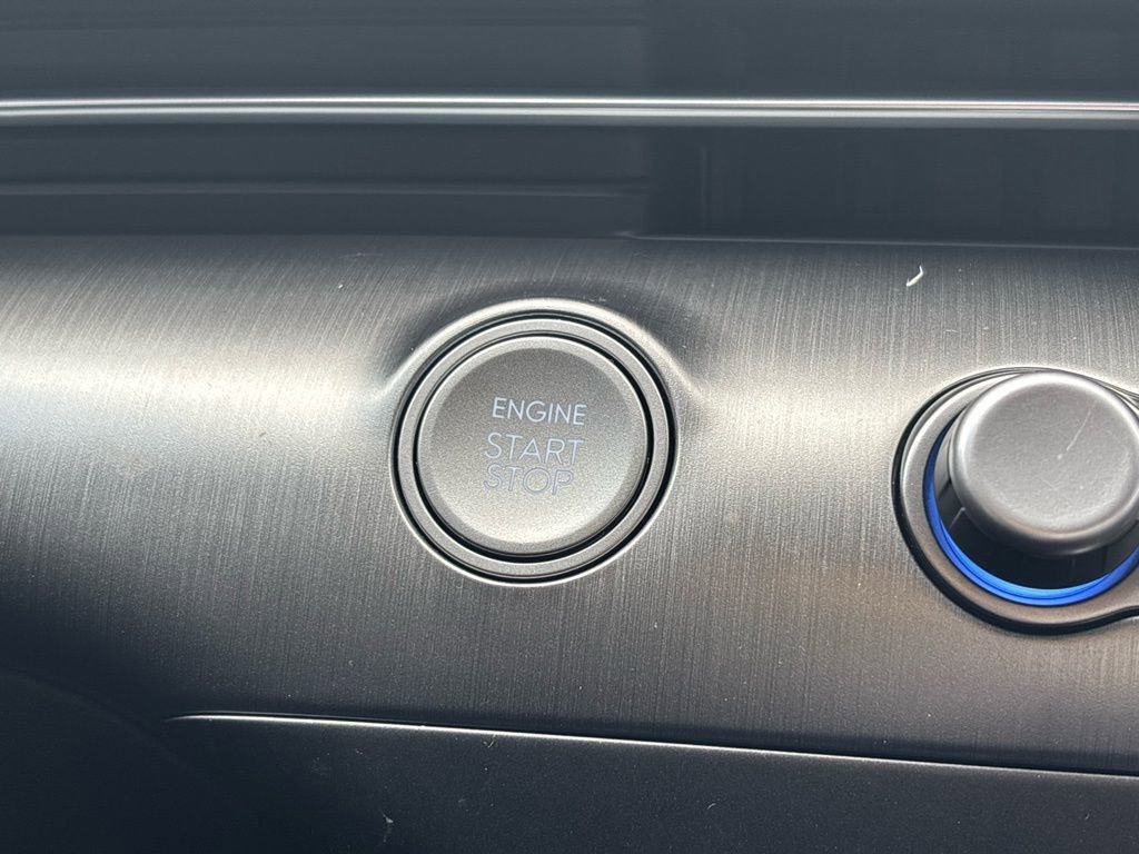 Used 2024 Hyundai Kona SE image 26