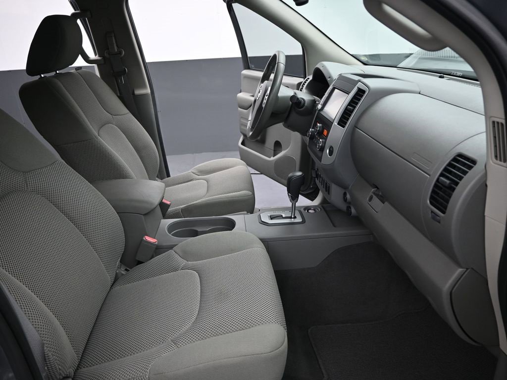 Used 2021 Nissan Frontier SV image 26