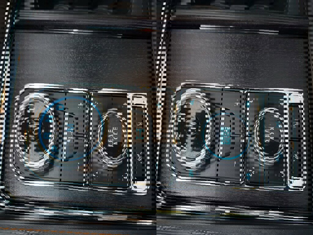 Used 2023 Ford Expedition Max Platinum image 14