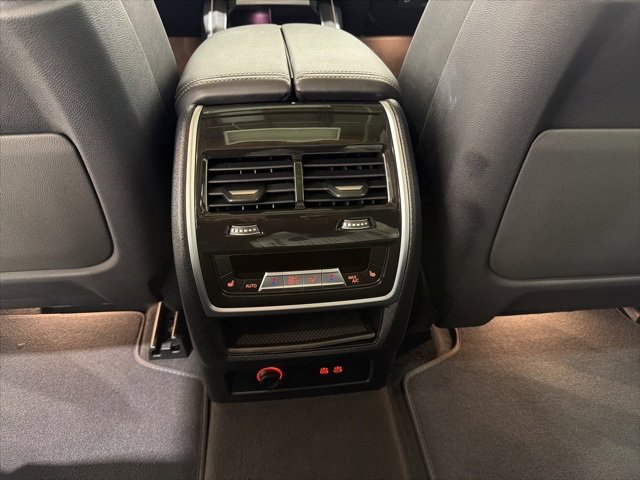 Used 2024 BMW X7 xDrive40i image 28