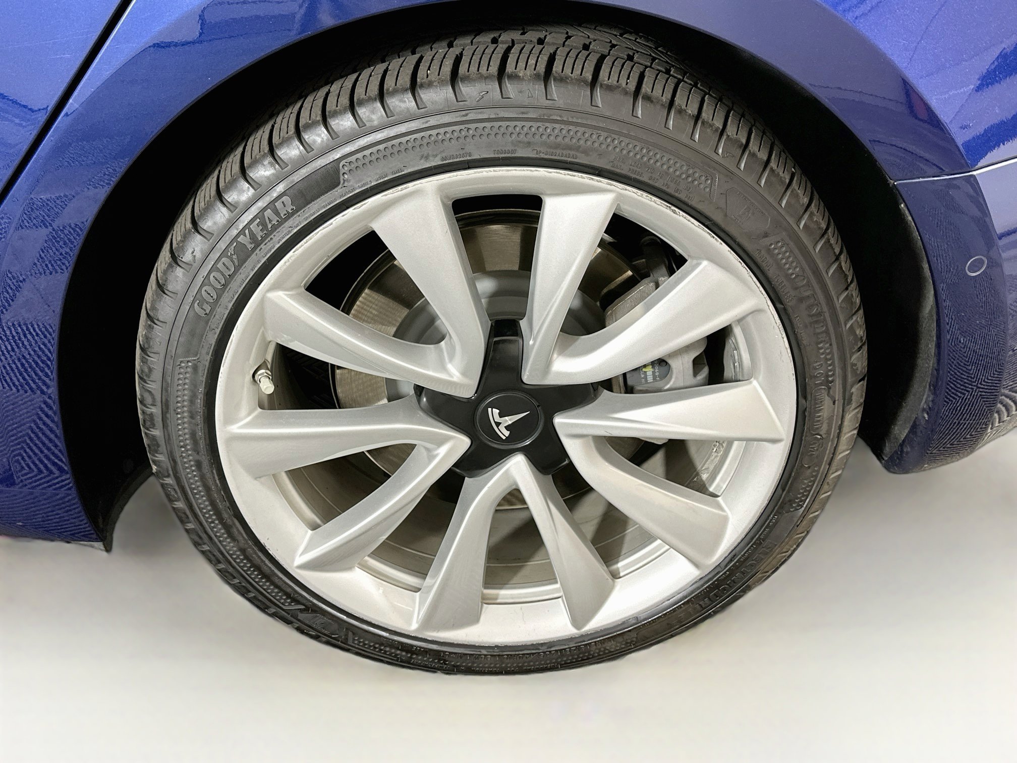Used 2018 Tesla Model 3 Long Range RWD image 11