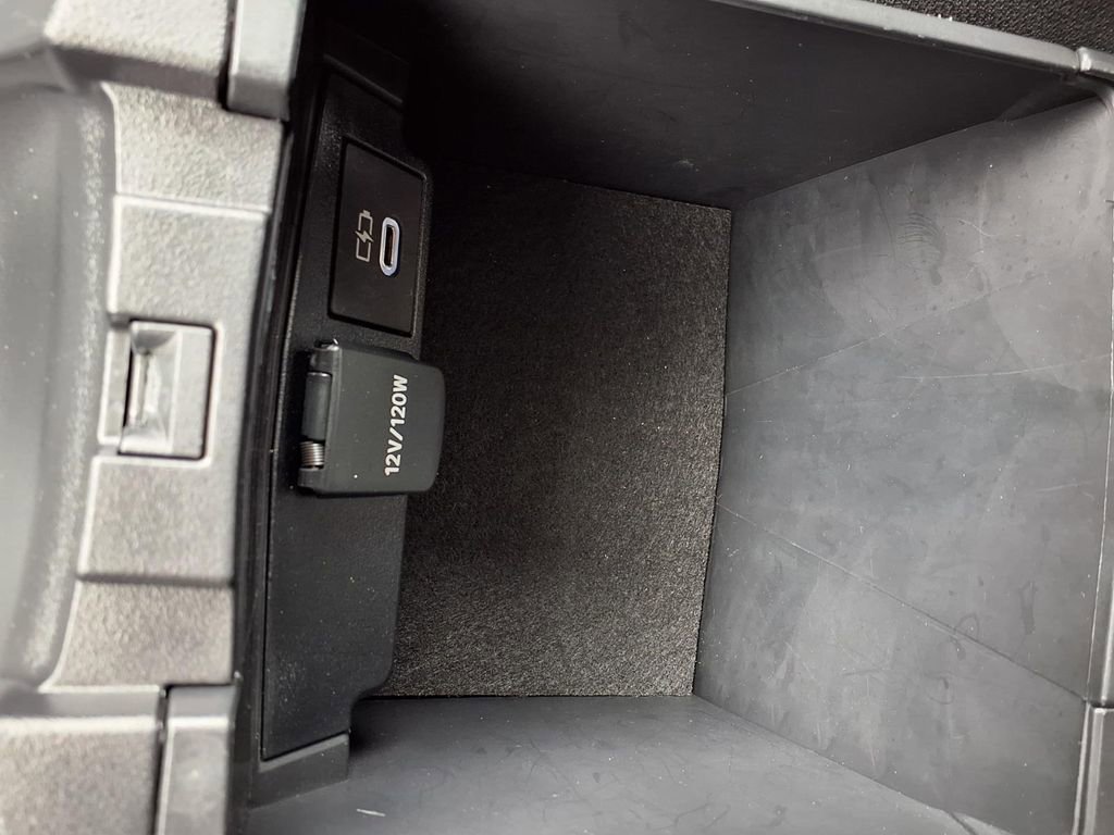 Used 2025 Toyota Corolla LE image 12