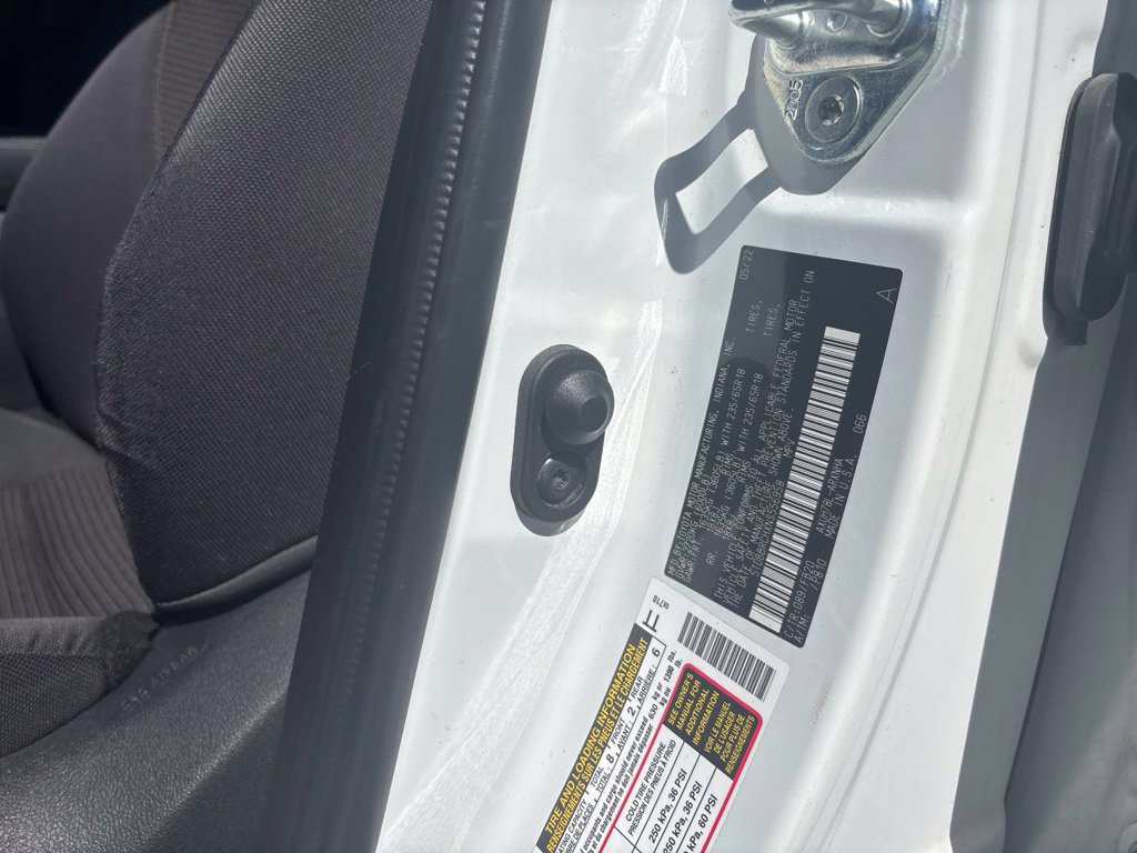 Used 2022 Toyota Highlander LE AWD/4WD image 13