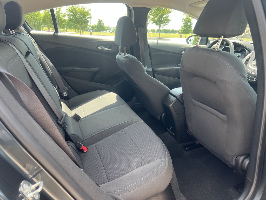 Used 2017 Chevrolet Cruze LT w/ Convenience Package FWD image 13