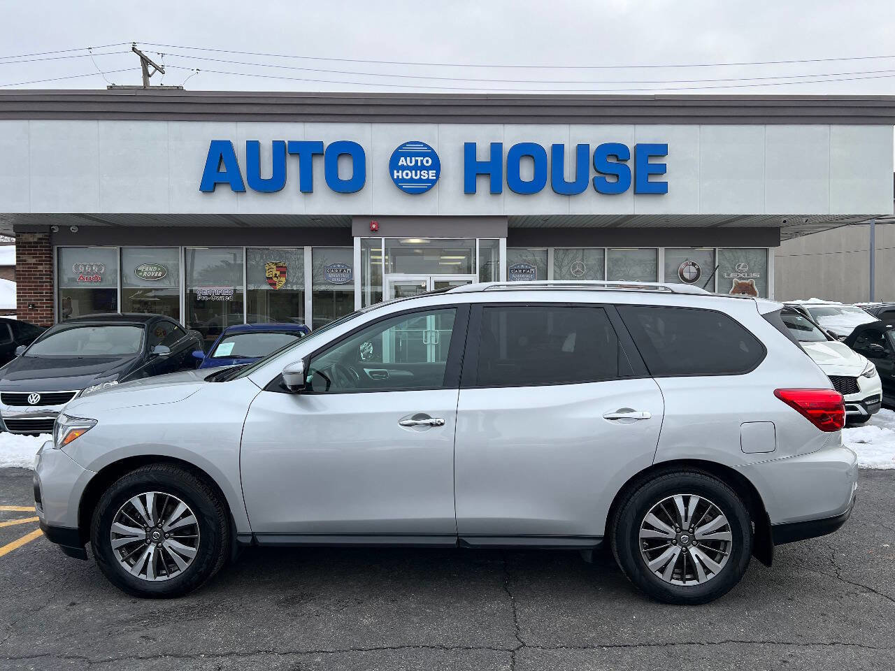 Used 2017 Nissan Pathfinder SL w/ SL Premium Package image 8