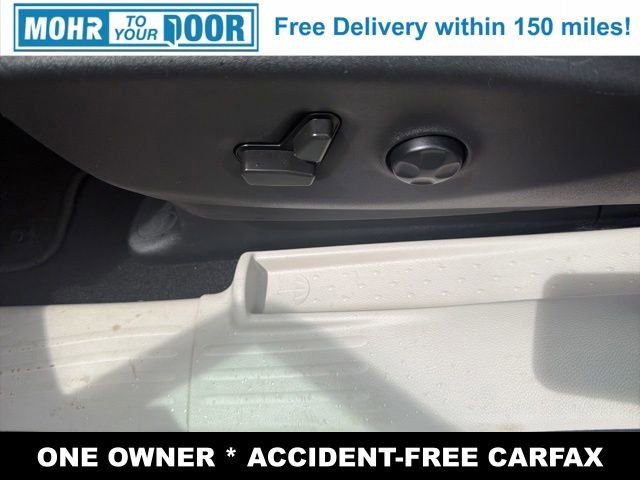 Used 2022 Chrysler Voyager LX FWD image 12
