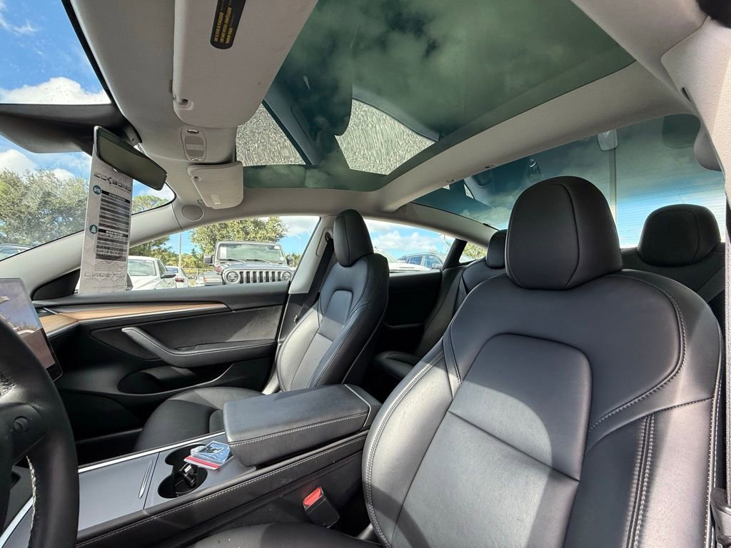 Used 2023 Tesla Model 3 Standard Range image 18