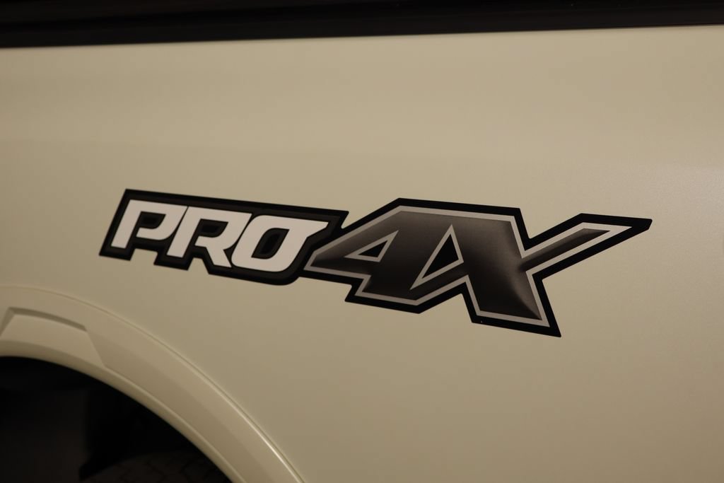 Used 2017 Nissan Titan PRO-4X AWD/4WD image 39