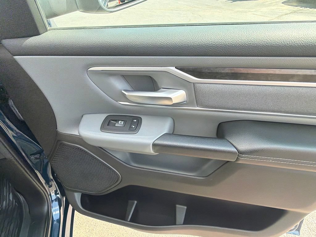 Used 2023 RAM 1500 Big Horn AWD/4WD image 40