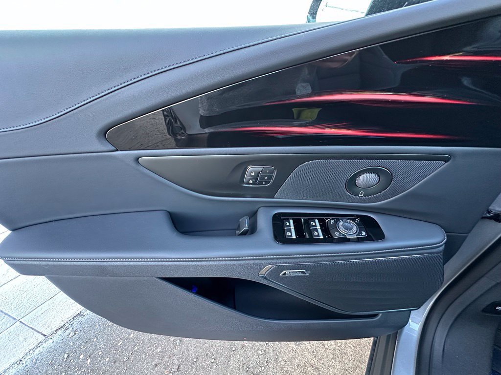 New 2026 Lincoln Nautilus Reserve w/ Jet Appearance Package AWD/4WD image 18