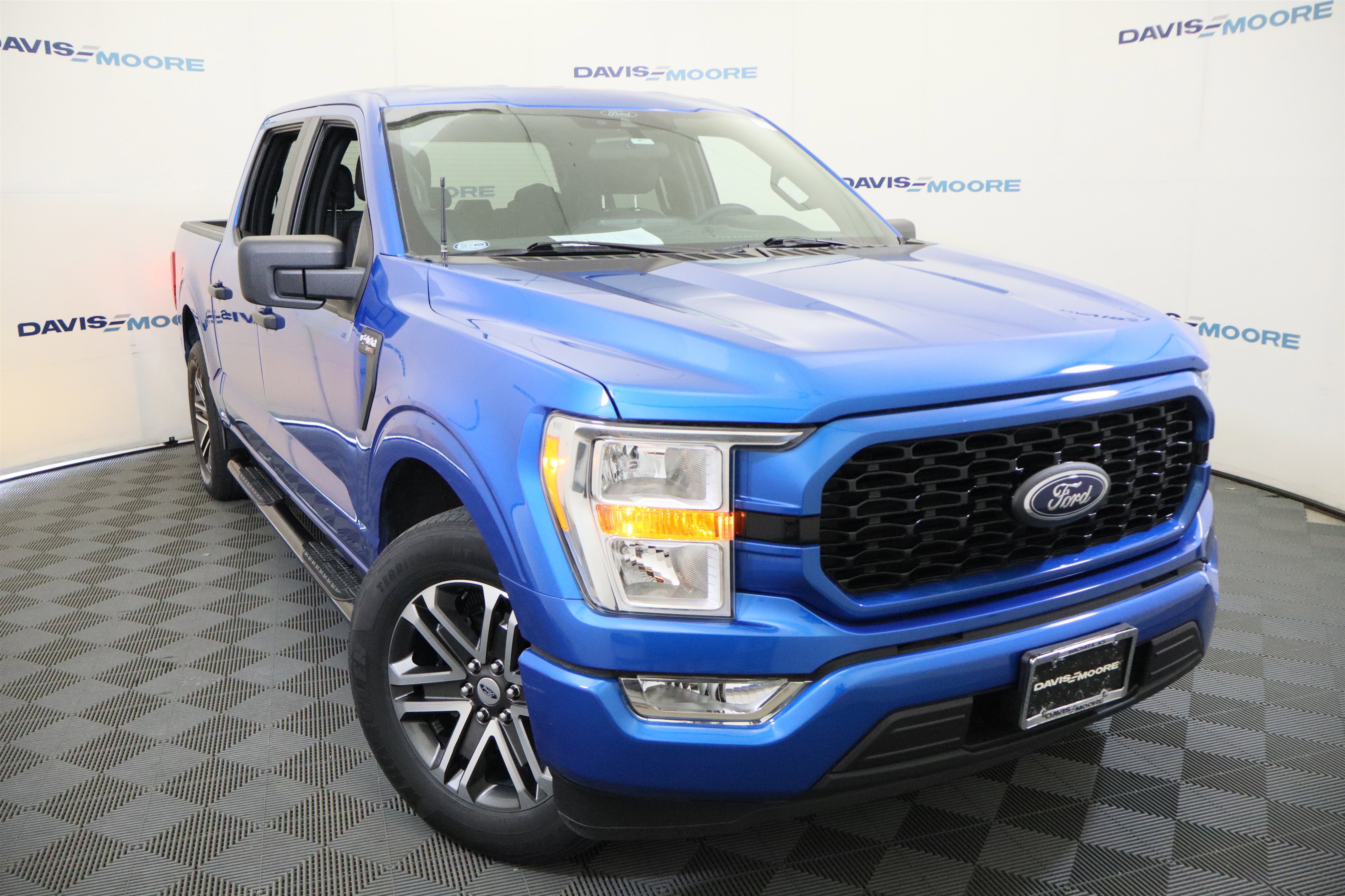 Used 2021 Ford F150 XL w/ STX Appearance Package RWD image 2