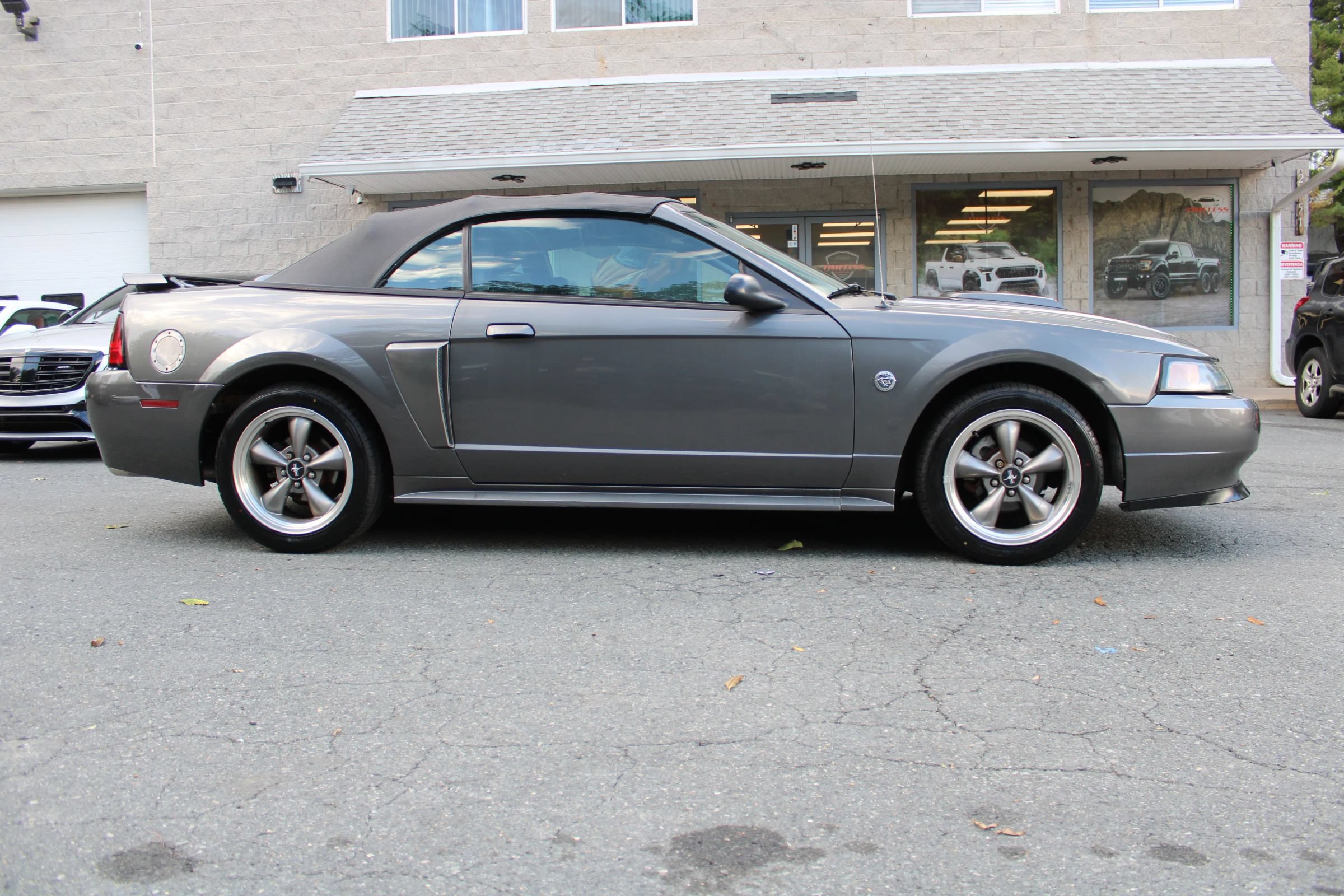 Used 2004 Ford Mustang GT RWD image 26