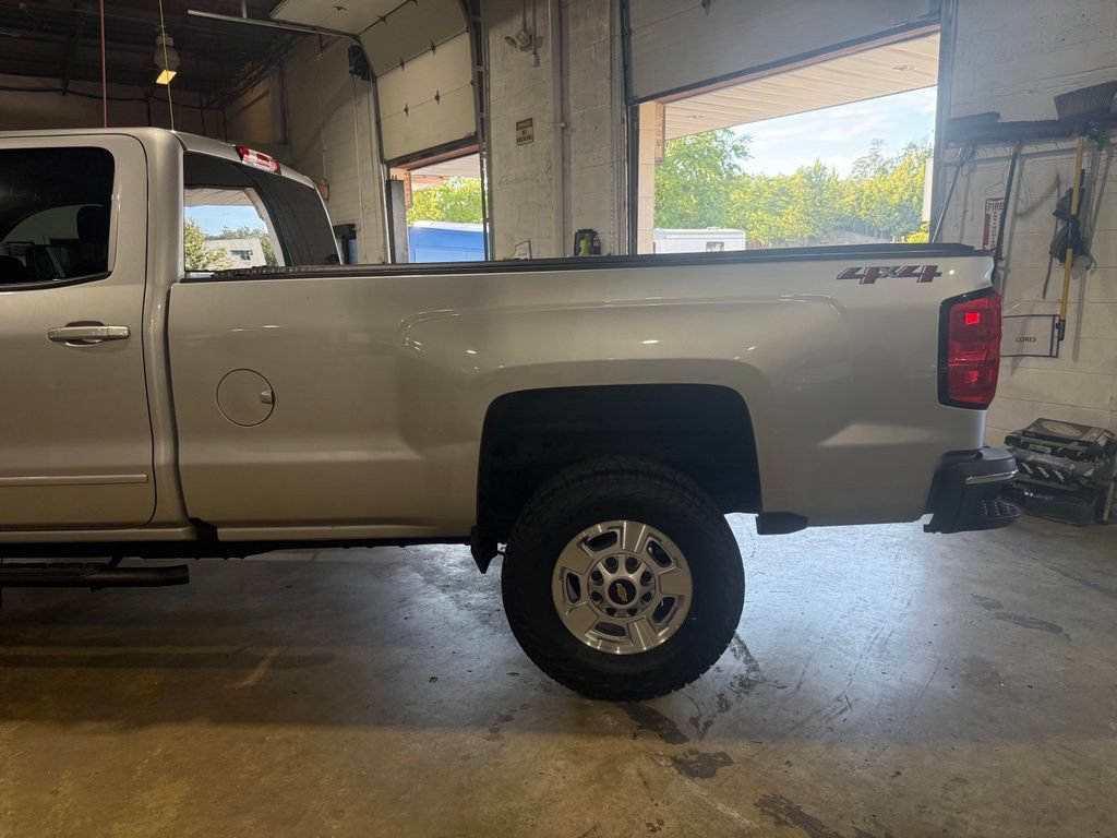 Used 2019 Chevrolet Silverado 2500 LT w/ LT Convenience Package AWD/4WD image 12