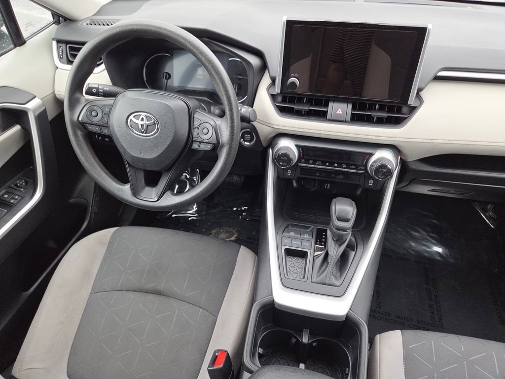 Used 2024 Toyota RAV4 XLE FWD image 26