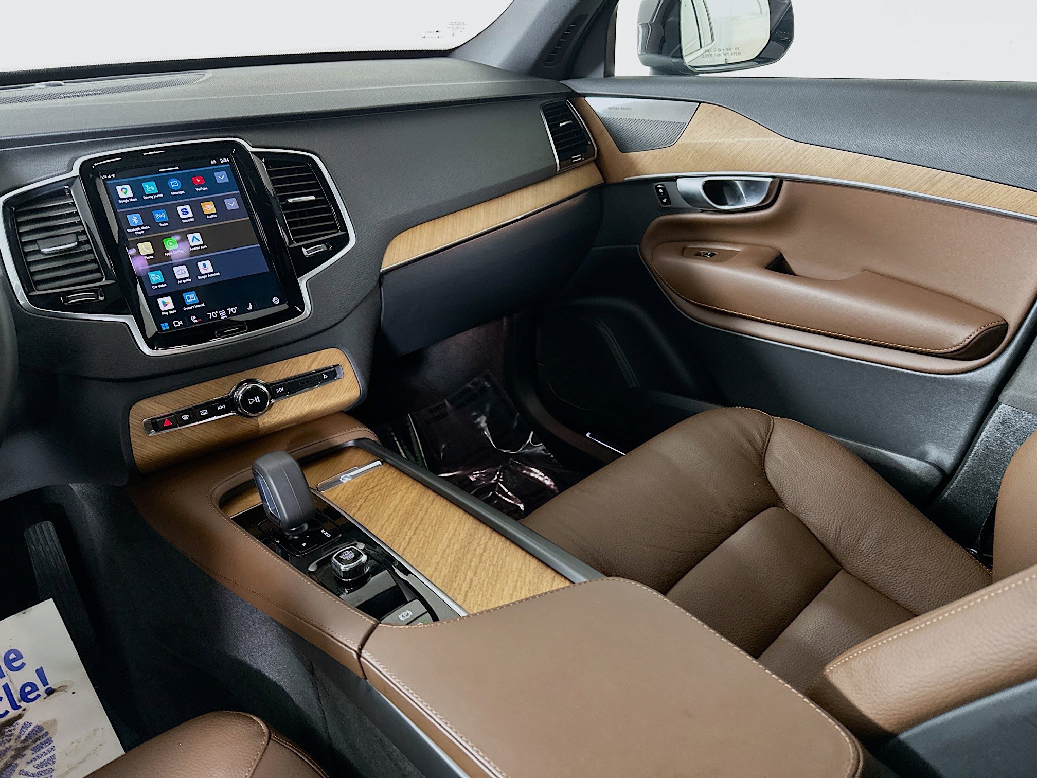 Used 2024 Volvo XC90 B6 Plus w/ Protection Package Premier image 24