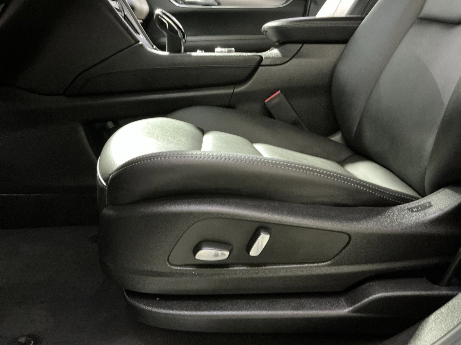 Used 2023 Cadillac XT5 Luxury w/ LPO, Floor Liner Package image 22