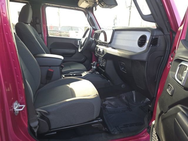 Used 2024 Jeep Gladiator Sport image 39