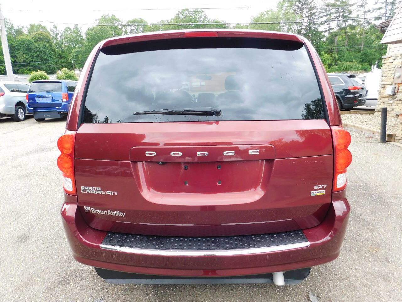 Used 2018 Dodge Grand Caravan SXT image 15