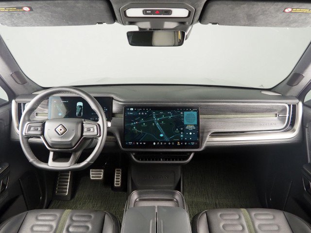 Used 2024 Rivian R1S AWD Adventure image 3