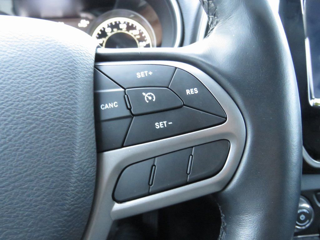 Used 2020 Jeep Cherokee Limited image 22