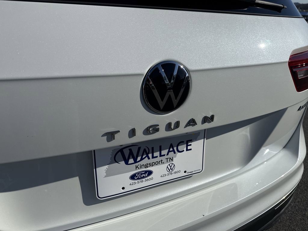Certified 2023 Volkswagen Tiguan SE image 6