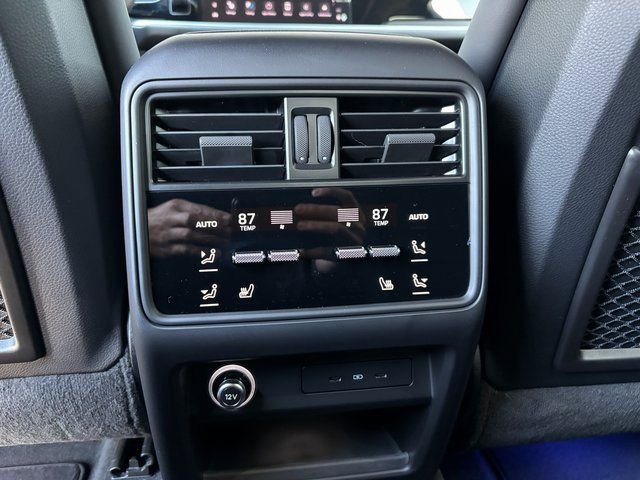 Certified 2025 Porsche Cayenne Coupe image 25