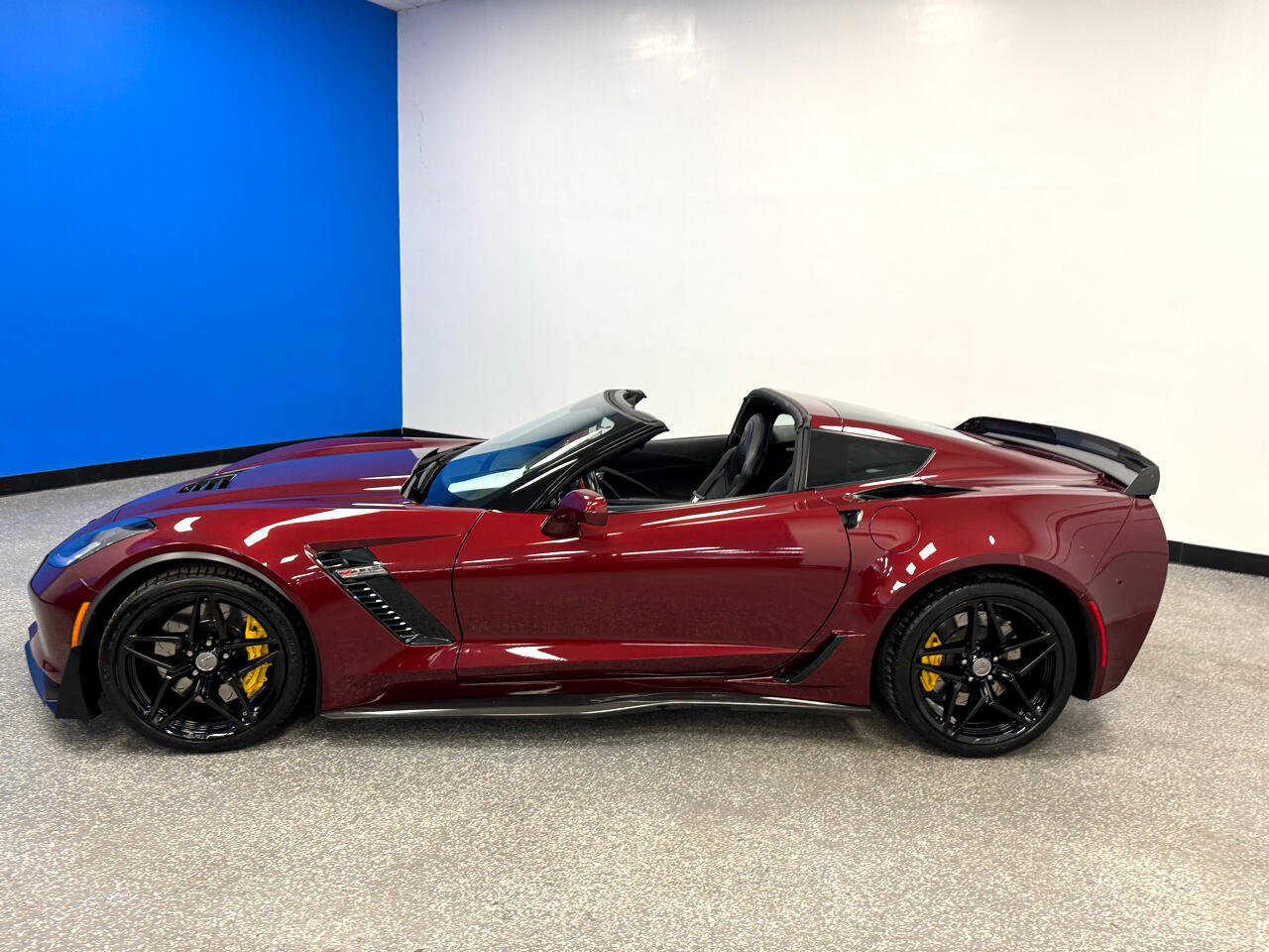 Used 2017 Chevrolet Corvette Z06 w/ Chrome Badge Package image 4