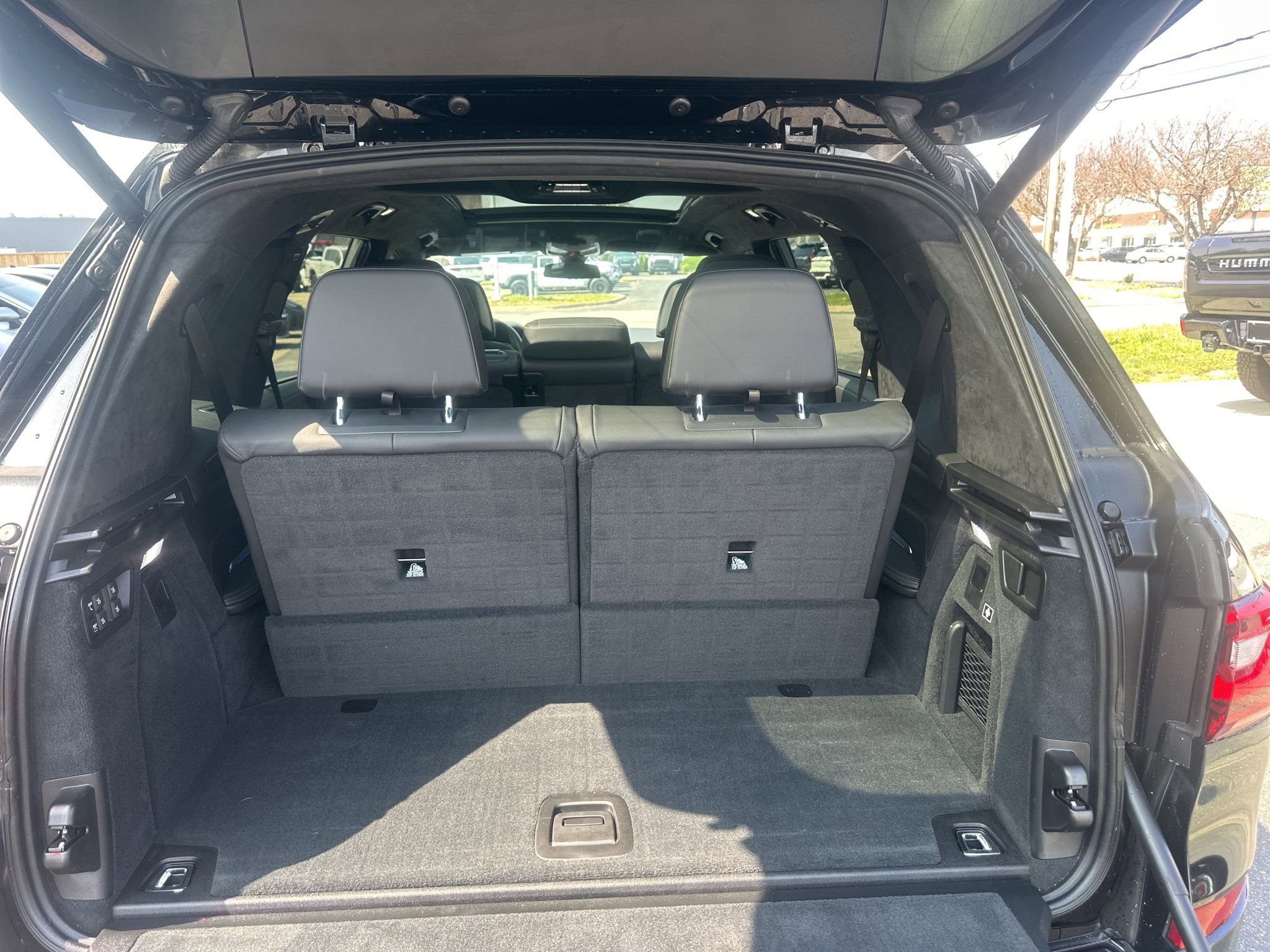 Used 2020 BMW X7 xDrive40i w/ M Sport Package image 16