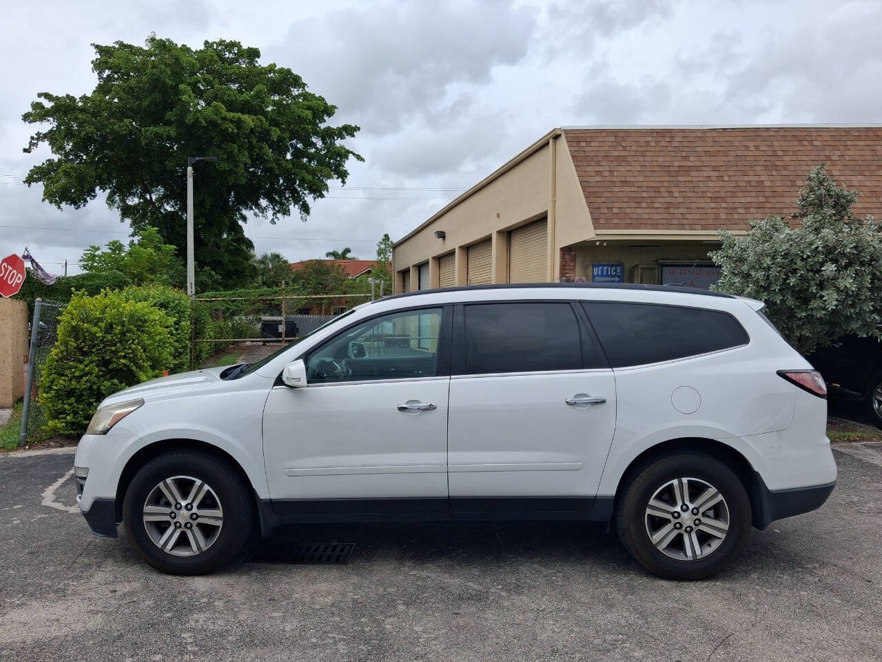 Used 2017 Chevrolet Traverse LT