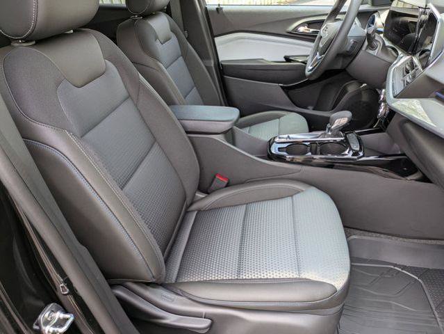 New 2026 Chevrolet Trax LT w/ Driver Confidence Package image 28