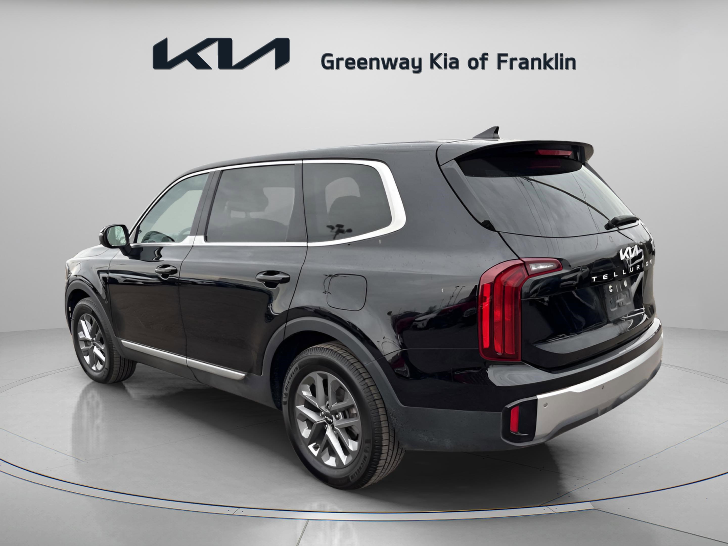 Used 2023 Kia Telluride LX image 5