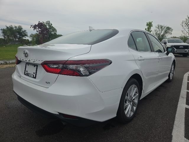 Used 2024 Toyota Camry LE FWD image 8